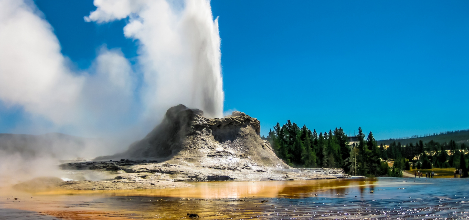 Arches Canyonlands to Yellowstone with Rocky Mountaineer